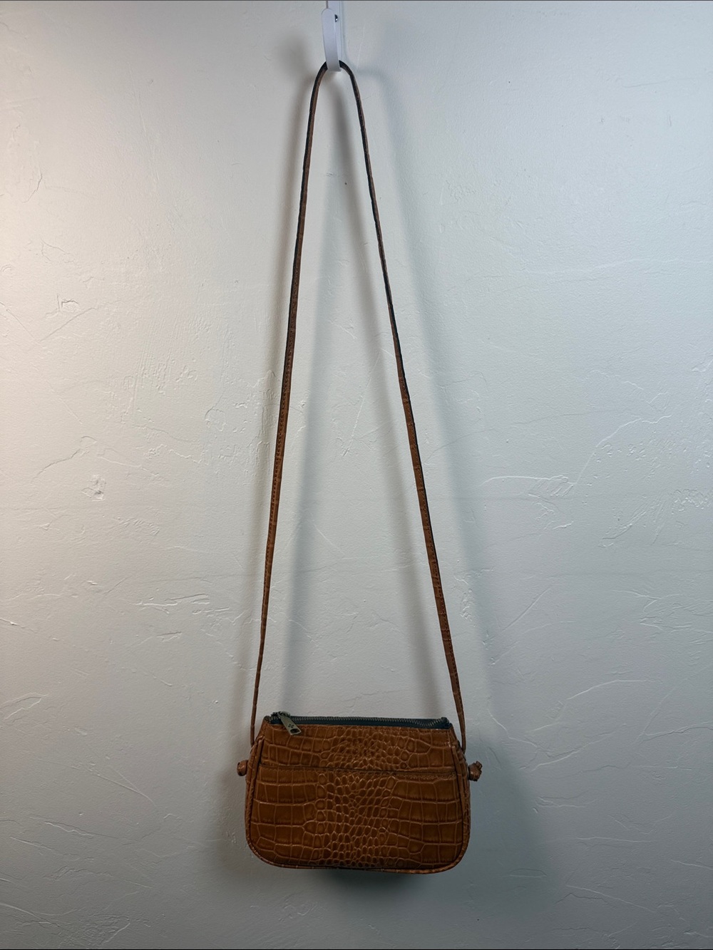 Patricia Nash Croc-Embossed Tan Crossbody Bag - Picture 2 of 5